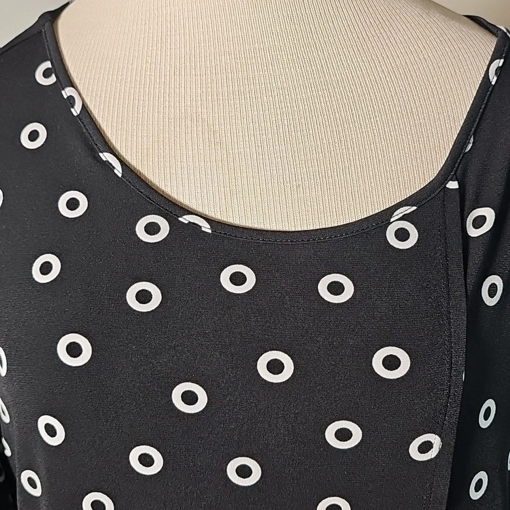 Elegant Black and‎ White Polka Dot Shift Dress. CHICOS 2 (12)
